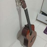 گیتار یاماها c40