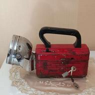 چراغ قوه قدیمی