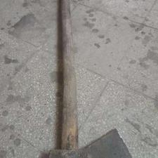 تبر بزرگ فولادی