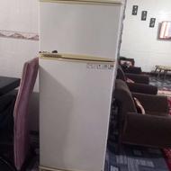 یخچال قدیمی کم کار