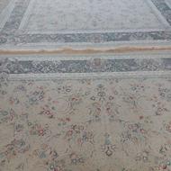 فرش ماشینی گل افشان وگل برجسته رنگ کرم روشن