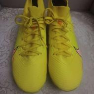 کفش چمن (فوتبال)