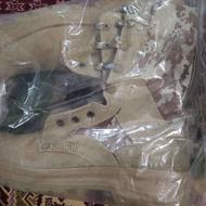 کفش بادوام مخصوص کوهنوردی