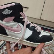 کتونی جردن سالم