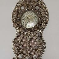 ساعت دیواری طلایی