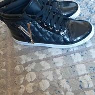 کتونی و کفش