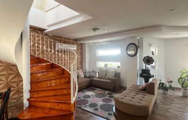 اکازیون واحد 230 متری پنت هوس با 90 متر روف مجهز