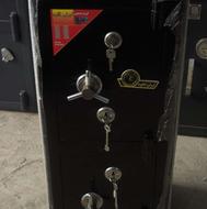 گاوصندوق ایران کاوه درحد نو قفل کیلید سالم)