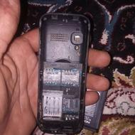 دو عدد گوشی کارکرده یک عدد سالم یکی هن ال سی دی شکسته