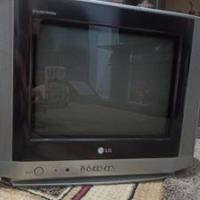 تلویزیون و دستگاه سی دی ال جی