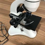 میکروسکوپ آزمایشگاهی