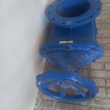 شیر فلکه آب ده اینچی چدن نو و استفاده نشده