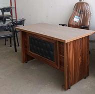 میز اداری لوکس اکبند استفاده نشده