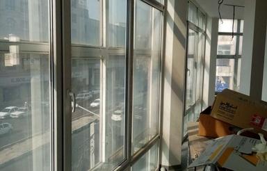 61 متر سند اداری بر ستارخان طبقه اول با سابقه املاک 25 ساله