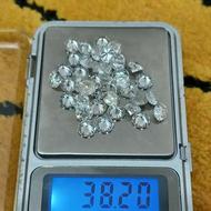 40عدد الماس های سفید زغالدار باسختی10 به وزن 38قیراط200سوت