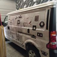 چاپ و نصب استیکر تبلیغاتی