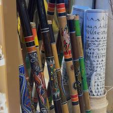 ساز باران ساز دیجریدو فلوت ماراکاس و بوم رنگ موجود