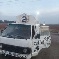 یک دستگاه ون تویوتا سیار