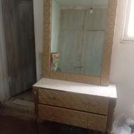 آینه کنسول و چراغ نفتی