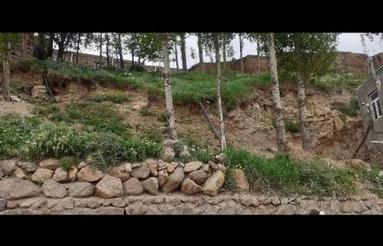 فروش زمین بخاطر نیاز مالی وگرنه دم جاده هست زمین اینده داریه