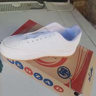 نایک سفید زیره پیو سایز 44