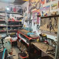 تعمیرگاه موتورسیکلت با وسایل فروش