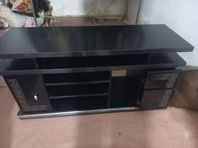 میز زیر تلویزیونی نو با تعدادی کشو در شیپور