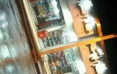 یک باب ملک تجاری 3بر خیابان اصلی