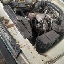 بدنه وکابین وداخل موتور مرتب.فنی بشرط.کفی عقب