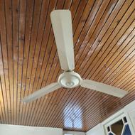 پنکه سقفی قدیمی ولی سالم و قوی