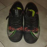 کفش ورزشی فوتبال سایز 39