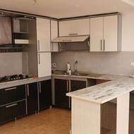 کابینت های گلاس 7 متر بالا و 7 متر پایین با 2 متر کانتر