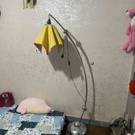 آباژور ایستاده