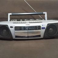 رادیو ضبط قدیمی آیوا