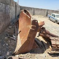 یک دستگاه بلدوزر D 355 اوراق شد.