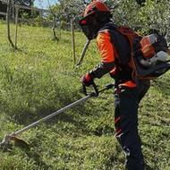 تعمیر باغ و باغچه با دستگاه علف تراش