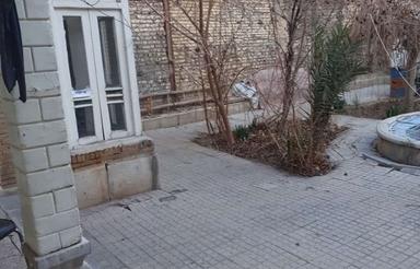 خانه قدیمی قابل ساخت و نشستن