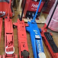 لوازم کارواش/جاروبرقی سه موتوره/جک سوسماری/پمپ باد/کفپاش