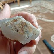 سنگ قدیمی طلا