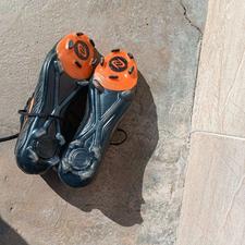 کفش فوتبال چمنی