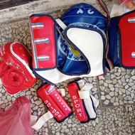 لباس تکواندو سایز 2 و دستکش بوکس سایز 21