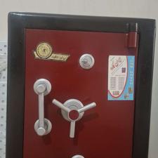 گاوصندوق تک طبقه ایران کاوه