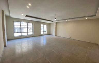 آپارتمان باقیمت بسیار مناسب وچشم انداز دریا