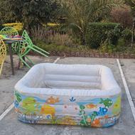 استخر بادی یک ونیم در یک‌ونیم