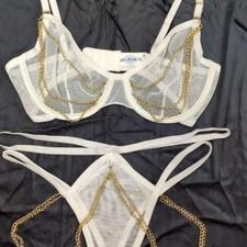 جوراب . شورت و سوتین لباس شب