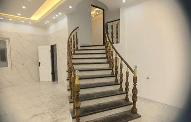 فروش ویلا 180 متری دوبلکس با حیاط روباز در خیابان بابل