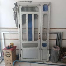 درب آلومینیومی با آنها کوچک