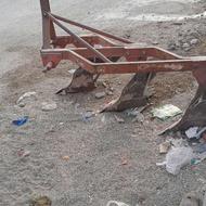 دو دستگاه گاوآهن 14 مشهد و یک تریلی تراکتور