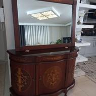 آیینه و کنسول