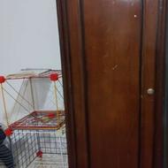 کمد قهوه ای چوبی کارکرده